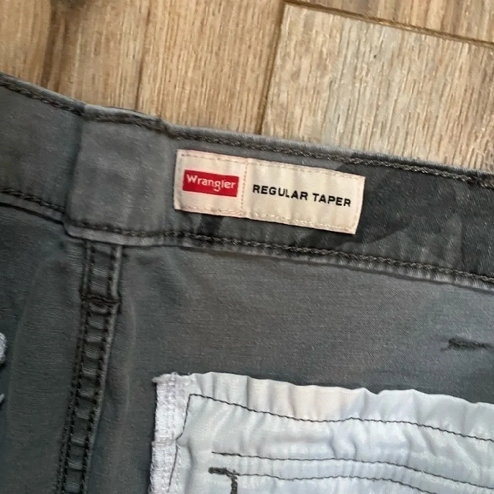 Wrangler Camo Cargo work Pants Tapered Leg Gray Regular Fit 42x30